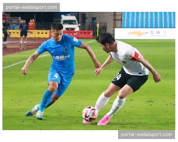 南通支云队内定位球防守演练,重点布置针对高大外援的盯人任务