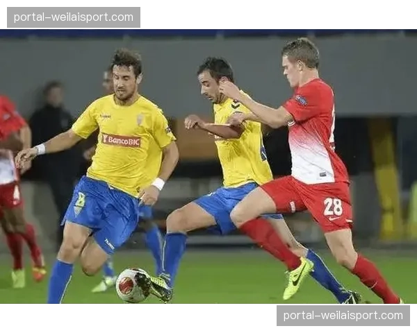 葡超争冠关键战：葡萄牙体育前锋贡萨尔维斯直接任意球破门