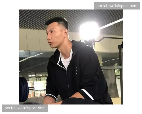 易建联消失481天后首次公开亮相，出席-薪火阵营-青训活动